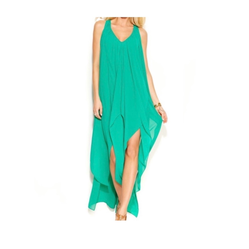Flowy Emerald Green High-Low Halter Maxi Dress. Worn once. Beautiful flowy dress